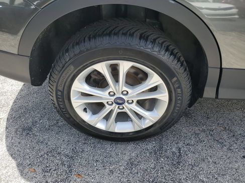 Used 2018 Ford Escape SE FWD image 6