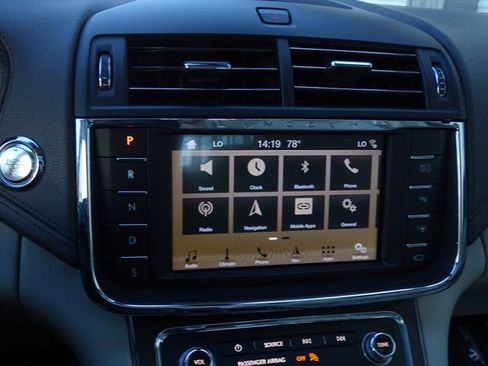 Used 2017 Lincoln Continental Reserve w/ Technology Package image 31