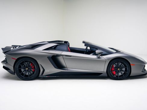 Used 2015 Lamborghini Aventador LP 700-4 image 21