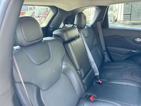 Used 2023 Jeep Cherokee Altitude Lux AWD/4WD image 29