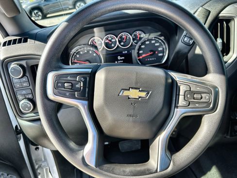 Used 2022 Chevrolet Silverado 1500 Custom w/ Safety Confidence Package image 18