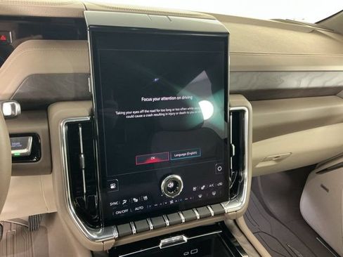 Used 2026 GMC Yukon Denali w/ Denali Reserve Package AWD/4WD image 19