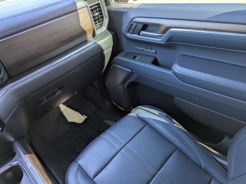 Used 2023 Chevrolet Silverado 1500 High Country w/ Technology Package image 15