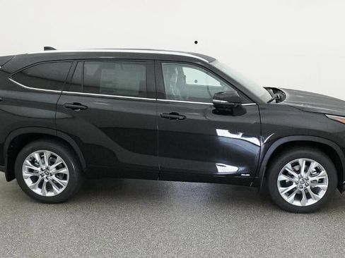 New 2026 Toyota Highlander Limited AWD/4WD image 11