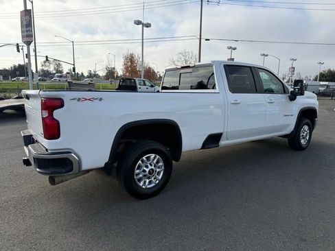 Used 2022 Chevrolet Silverado 2500 LT w/ Convenience Package image 5