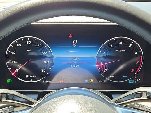 Used 2024 Mercedes-Benz GLC 300 image 3