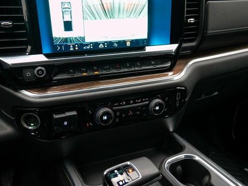 Used 2024 Chevrolet Silverado 1500 LT Trail Boss w/ Convenience Package II image 28