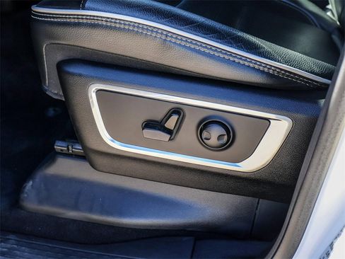 Used 2025 RAM 1500 Laramie image 27