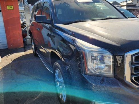 Used 2017 GMC Yukon SLE w/ SLE Value Package AWD/4WD image 3