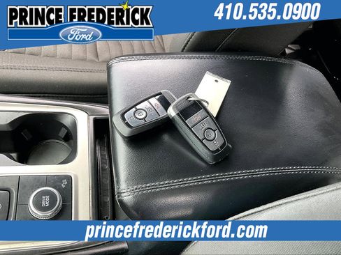 Used 2021 Ford Explorer XLT image 10