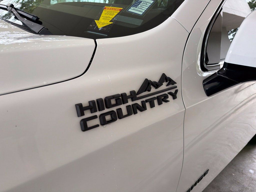 Used 2022 Chevrolet Tahoe High Country RWD image 11