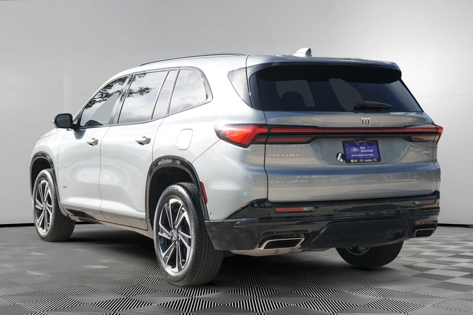 Used 2025 Buick Enclave Sport Touring w/ Super Cruise Package FWD image 6