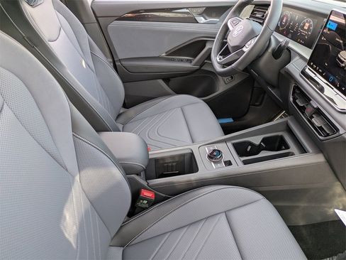 New 2026 Volkswagen Tiguan SE R-Line image 35