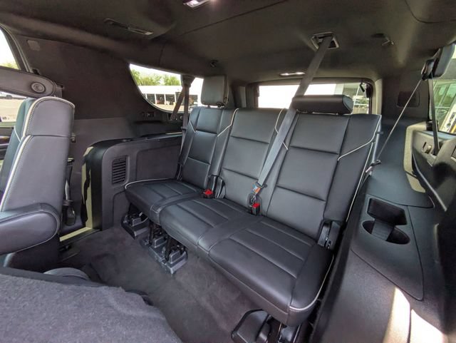 Used 2023 Cadillac Escalade ESV Premium Luxury w/ LPO, Floor Liner Package AWD/4WD image 30