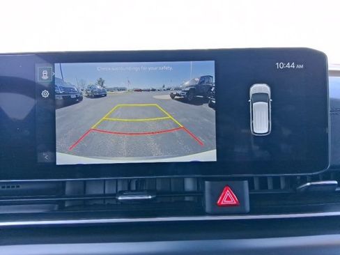 Used 2026 Kia Carnival FWD image 32