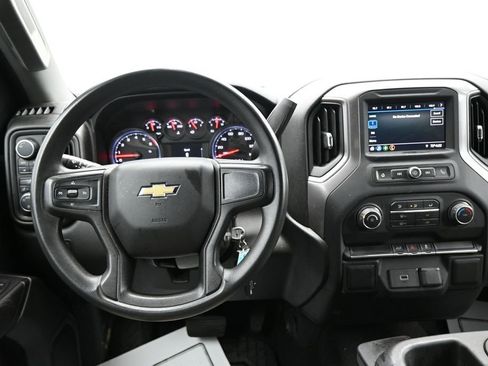 Used 2020 Chevrolet Silverado 1500 Custom w/ Custom Value Package AWD/4WD image 14