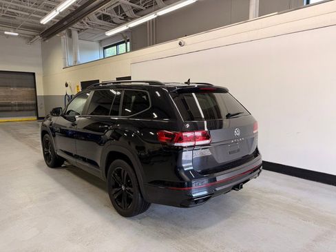 Used 2023 Volkswagen Atlas SEL R-Line AWD/4WD image 3