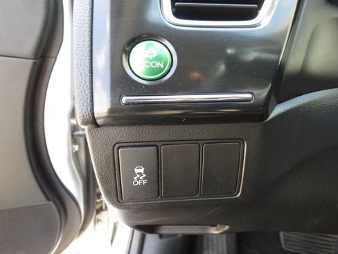 Used 2015 Honda Civic SE image 16