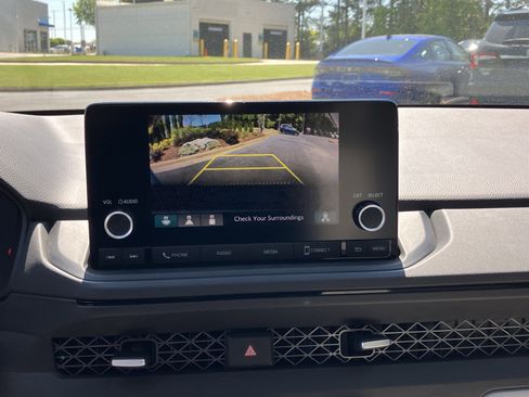 Used 2025 Honda Accord SE image 27