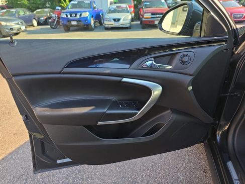 Used 2013 Buick Regal Premium image 8