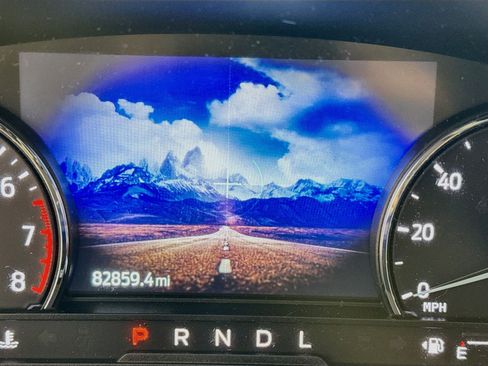 Used 2021 Ford Explorer XLT w/ Equipment Group 202A AWD/4WD image 17