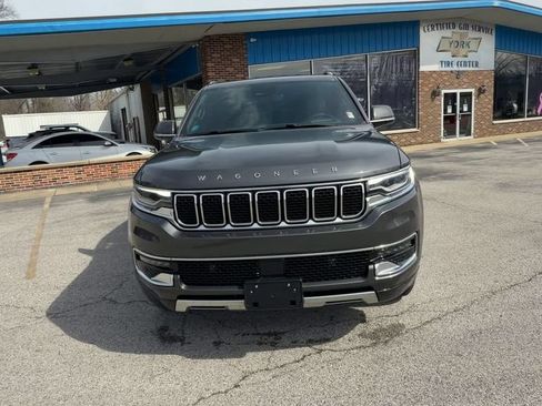 Used 2022 Jeep Wagoneer Series III AWD/4WD image 3
