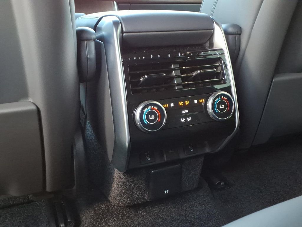 New 2026 Land Rover Range Rover SE AWD/4WD image 25