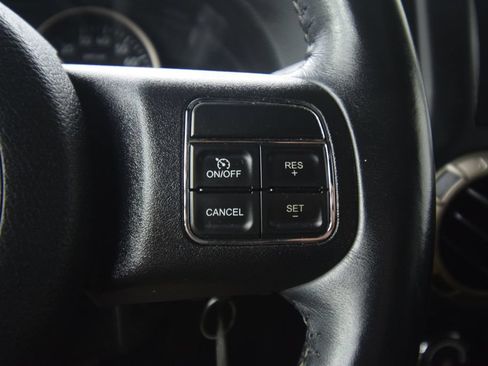 Used 2016 Jeep Wrangler Unlimited Sahara AWD/4WD image 31
