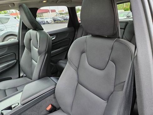 Certified 2025 Volvo XC60 B5 Plus AWD/4WD image 14