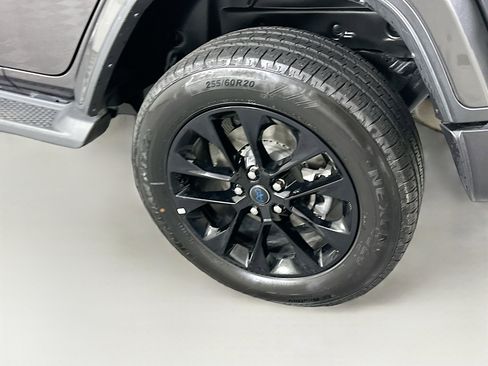 Used 2025 Jeep Wrangler Unlimited Sahara AWD/4WD image 11