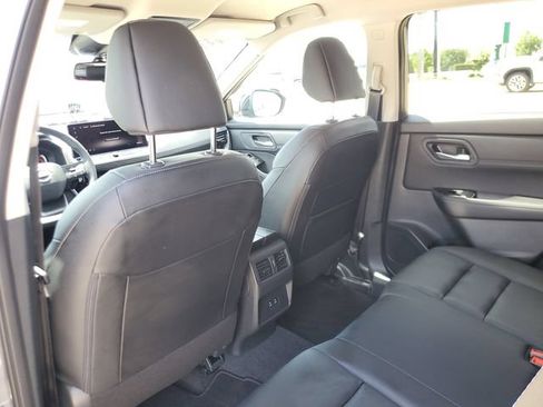 Used 2026 Nissan Rogue SL FWD image 10