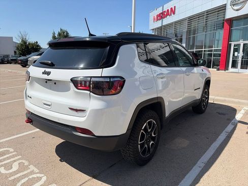 Used 2025 Jeep Compass Trailhawk AWD/4WD image 11