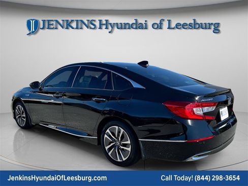 Used 2018 Honda Accord Touring image 6