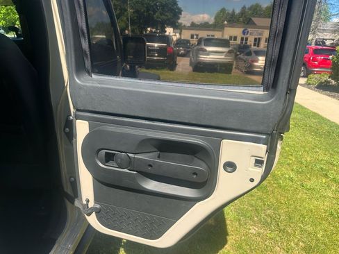 Used 2016 Jeep Wrangler Unlimited Sport AWD/4WD image 19