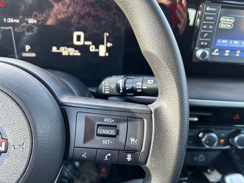 Used 2025 Nissan Kicks S image 15