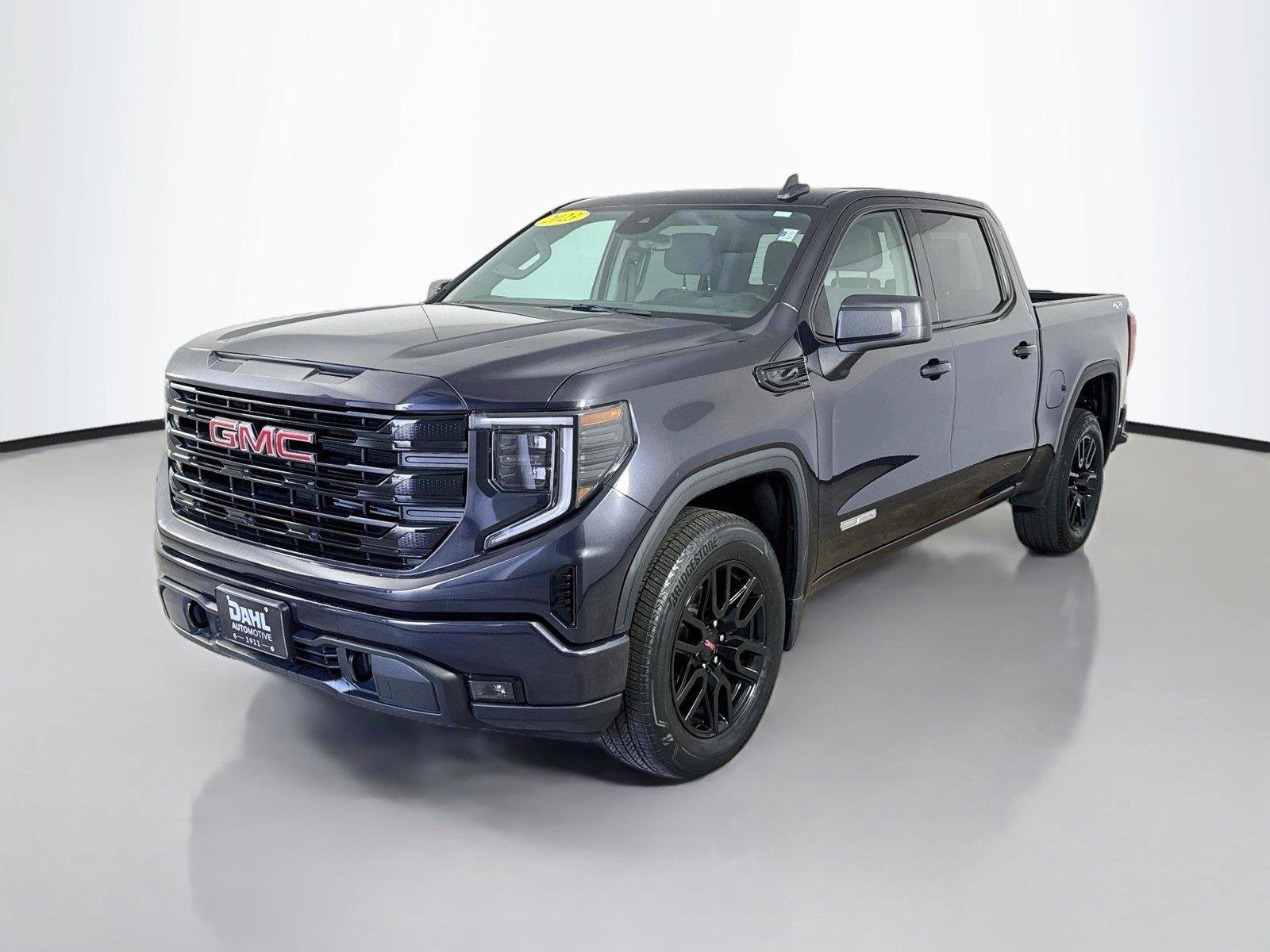 Used 2023 GMC Sierra 1500 Elevation AWD/4WD image 4