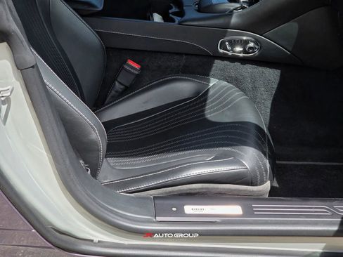 Used 2017 Aston Martin DB11 V12 RWD image 21