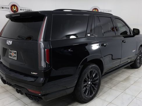 Used 2024 Cadillac Escalade V w/ LPO, ONYX Package AWD/4WD image 3
