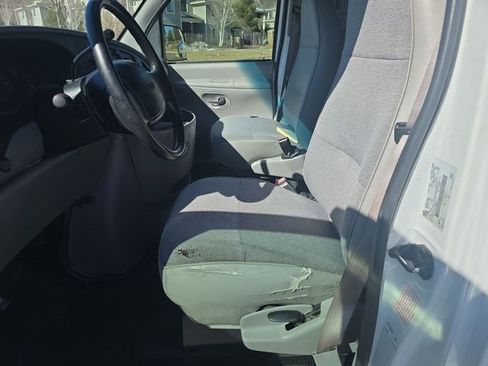 Used 1998 Ford E-150 and Econoline 150 image 12