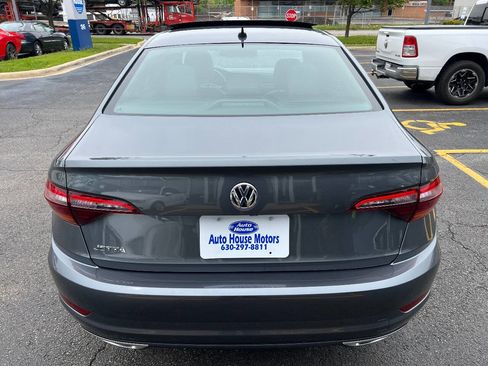 Used 2019 Volkswagen Jetta R-Line FWD image 14