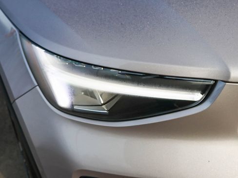New 2026 Volvo XC40 B4 Plus w/ Climate Package FWD image 14