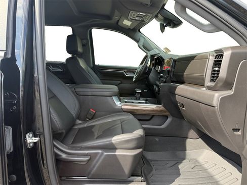 Used 2024 Chevrolet Silverado 1500 LT Trail Boss w/ Convenience Package II image 14