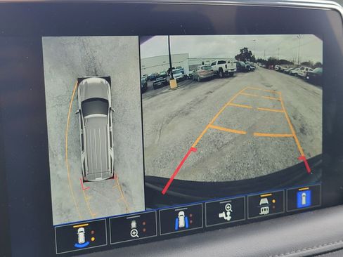 Used 2023 Chevrolet Suburban Z71 w/ Z71 Off-Road Package image 23