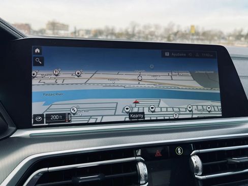 Used 2022 BMW X6 xDrive40i w/ Executive Package image 14