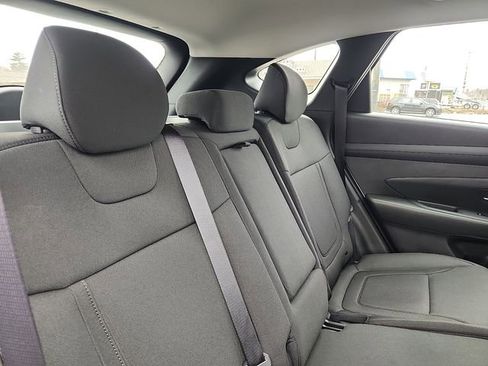 Certified 2025 Hyundai Tucson SE image 28
