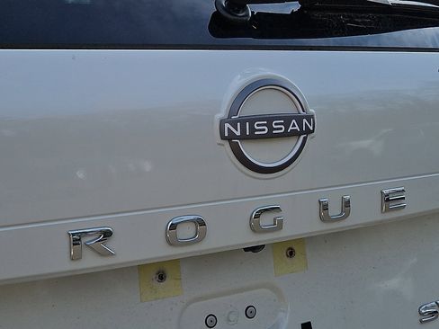 Certified 2023 Nissan Rogue SV image 29