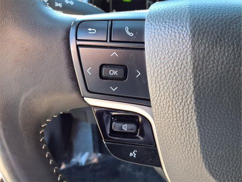 Used 2025 Toyota Camry SE image 24