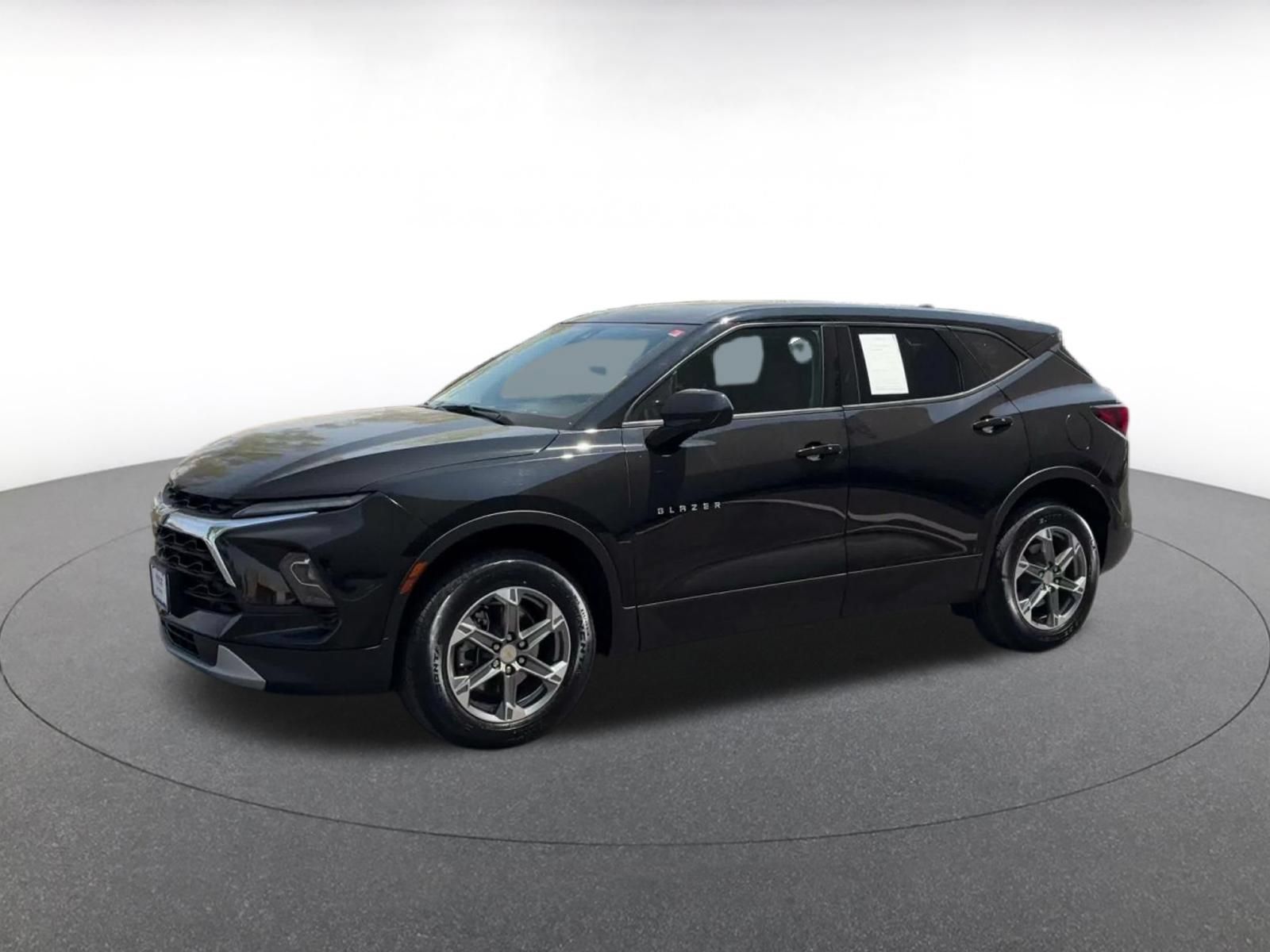 Used 2025 Chevrolet Blazer LT FWD image 7