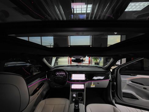 New 2025 Jeep Wagoneer S Limited image 14