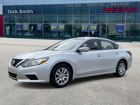 Used 2018 Nissan Altima 2.5 S w/ S Convenience Package image 3